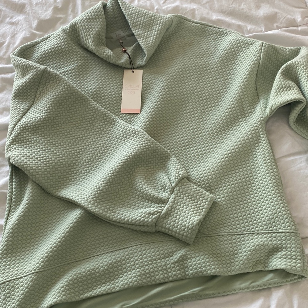Brand new Calia pullover in fresh sage